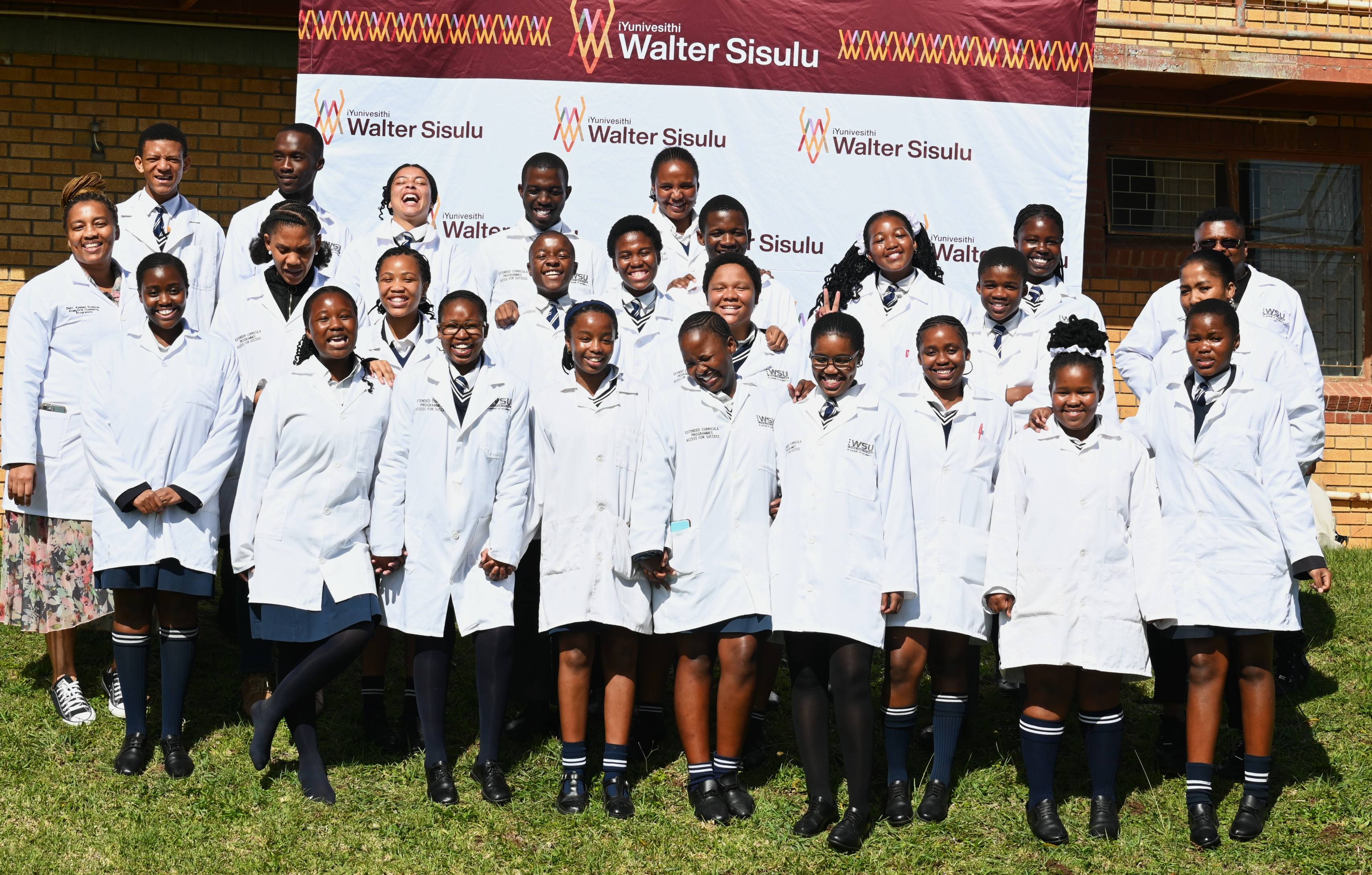 NGWENYATHI_LEARNERS_FIND_NEW_SCIENCE_DREAMS_IN_WALTER_SISULU_LABORATORIES.jpg