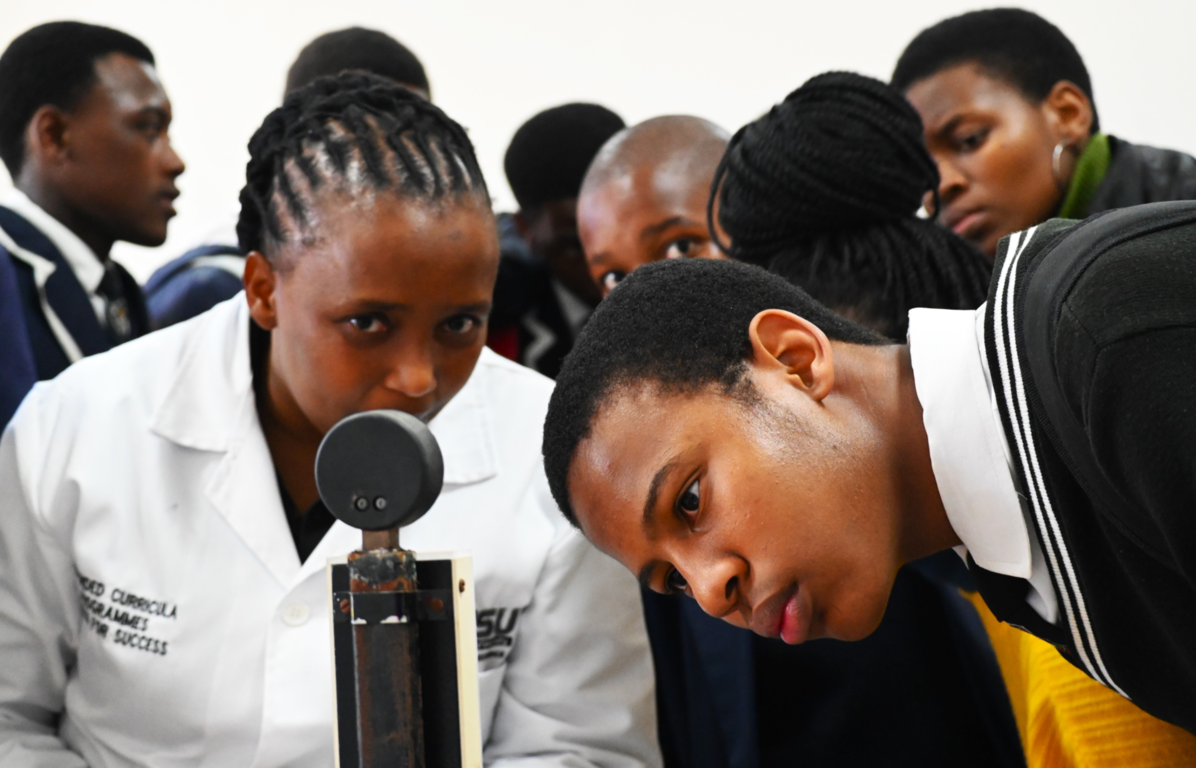 ANALYTICAL CHEMISTRY DEPARTMENT HELPS BCMM SCHOOLS WITH PHYSICS AND CHEMISTRY