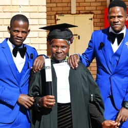 TWIN BROTHERS PAY BACK MOTHER’S HARD WORK BY GRADUATING A DAY APART  